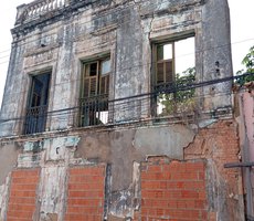 Prefeitura inicia ação para preservar fachada histórica da antiga Gráfica Pepe em Cuiabá