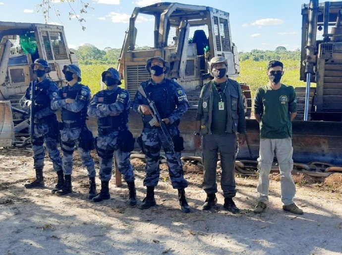 Força Tática e agentes da Sema apreendem maquinários em propriedade rural em Vila Rica