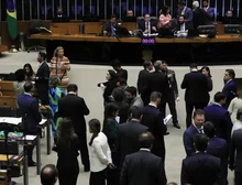 Em derrota para governo, Câmara derruba aumento do IOF; Senado ainda votará
