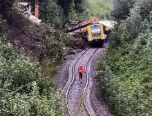 Trem descarrila na Alemanha: o que se sabe sobre acidente que deixou mortos e feridos