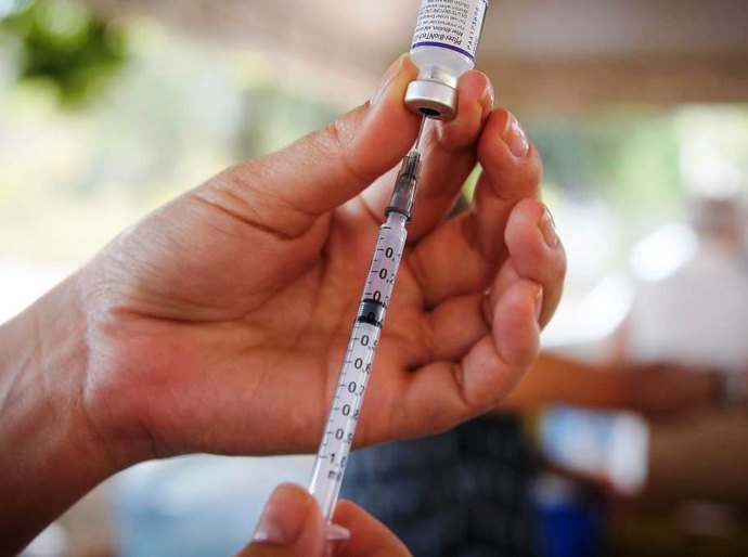 Morte de adolescente não foi causada por reação a vacina, diz governo de SP