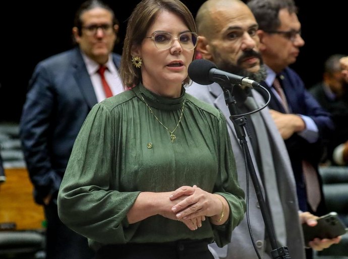Câmara aprova criação do Dia Nacional da Mulher Rural; projeto segue para o Senado