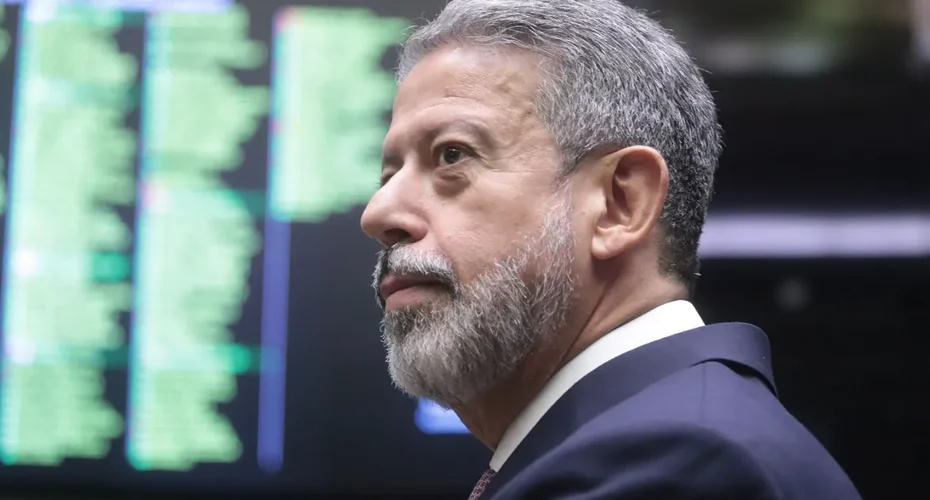 PF realiza operação contra desvios de emendas parlamentares; assessora de Lira na Câmara é alvo