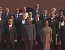 Xi Jinping exibe poder militar e se lança como líder de nova ordem mundial