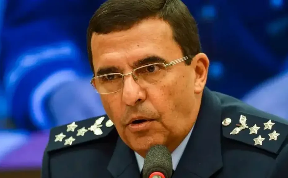 Plano de Bolsonaro era prender Moraes e impedir posse de Lula, diz ex-comandante da Aeronáutica