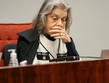 ASSISTA AO VIVO: STF retoma julgamento de Bolsonaro com voto de Cármen Lúcia