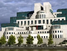 A estratégia do serviço secreto britânico para recrutar espiões na Rússia pela dark web