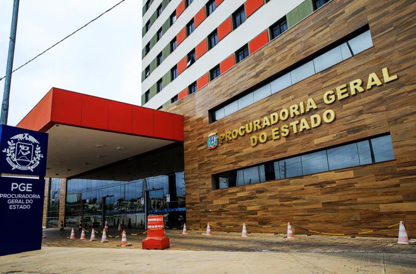 PGE pede investigação criminal contra “Fake News” de que Governo fecharia 300 escolas