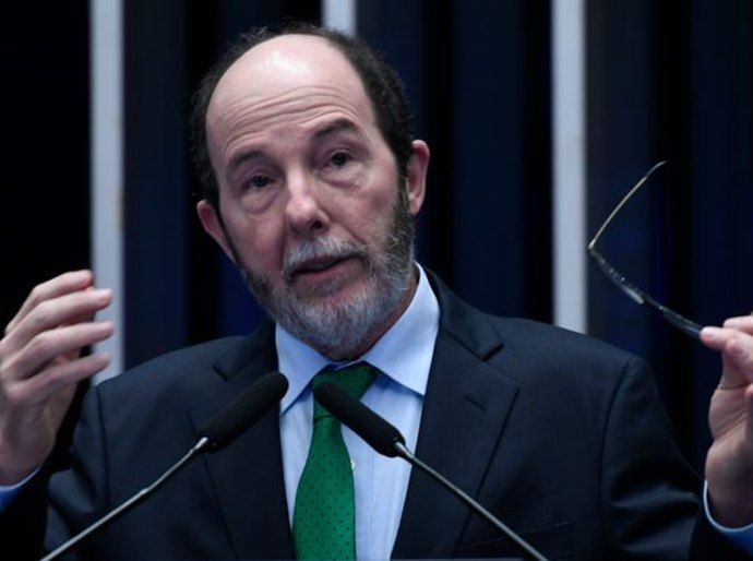 Além de super-ricos, governo precisa taxar empresas de médicos e advogados, defende Arminio Fraga