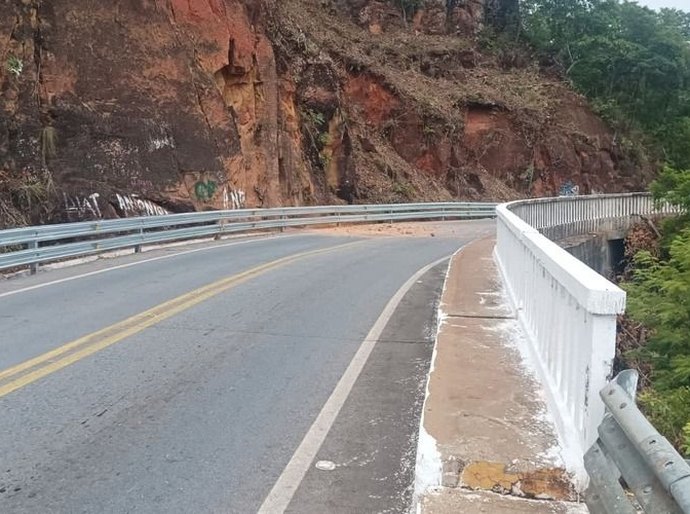 Chuvas faz rodovia da Chapada ficar interditada; réveillon deve ficar comprometido