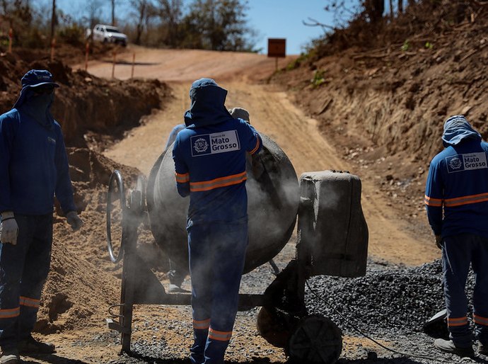 MT gera 40,1 mil empregos no 1º semestre; obras do Estado tiveram impacto nas contratações