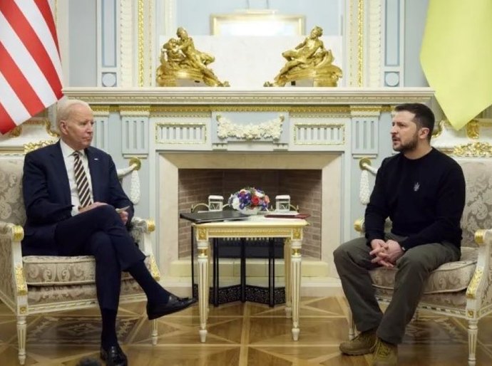 Zelensky pede ajuda de membros do Partido Republicano para conseguir nova lista de armas dos EUA