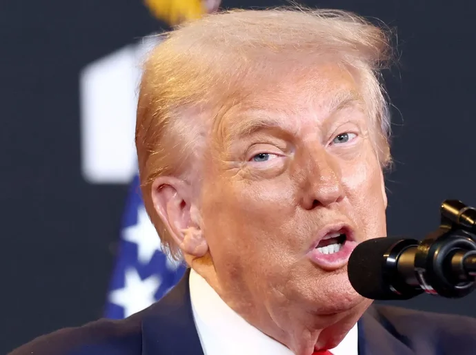Trump defende que Otan aplique tarifas de 50% a 100% sobre a China