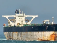 Rússia pede que EUA parem de perseguir petroleiro perto da Venezuela