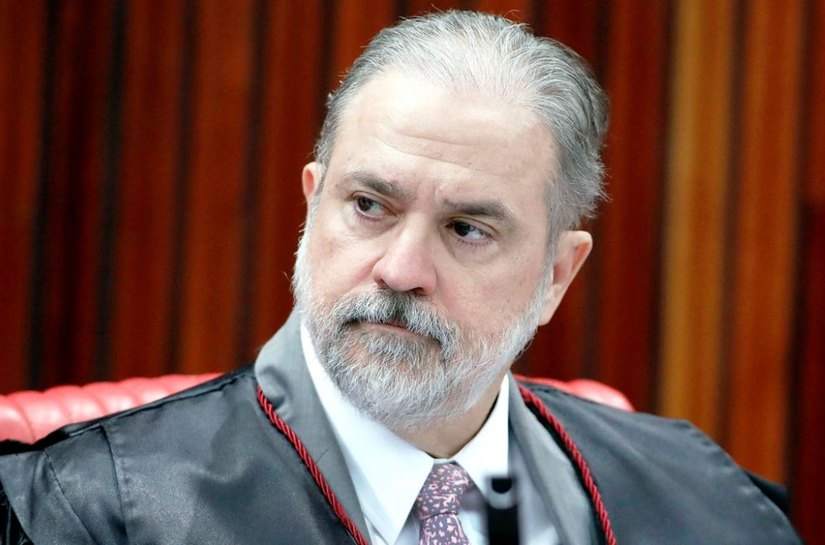 Após bate-boca, Aras diz que PGR é alvo de ataques e pede união em reunião