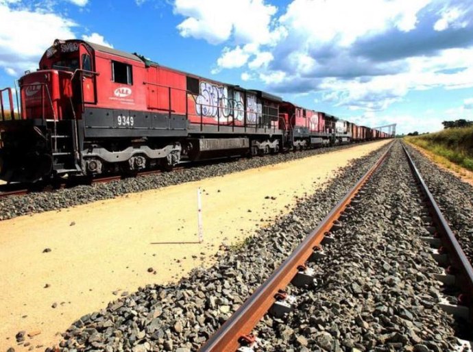 Mauro Mendes assina contrato para pavimentação do novo acesso ao Terminal Ferroviário de Itiquira