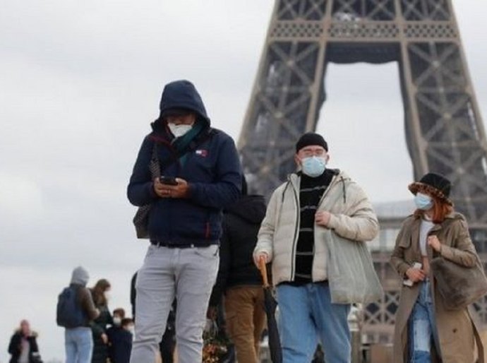 Ômicron: nova variante se espalha pela Europa na 'velocidade de um raio', diz primeiro-ministro da França