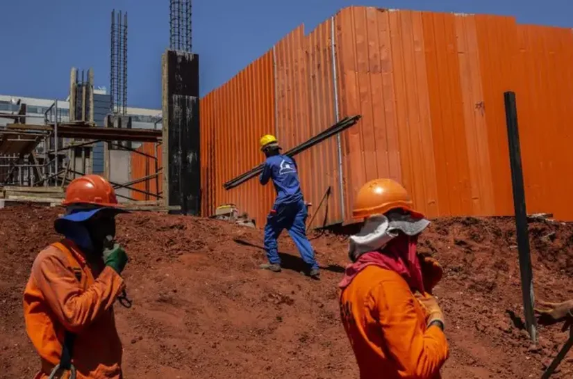 Brasil do 'pleno emprego' vê economia desacelerar: por que isso é considerado positivo por alguns economistas