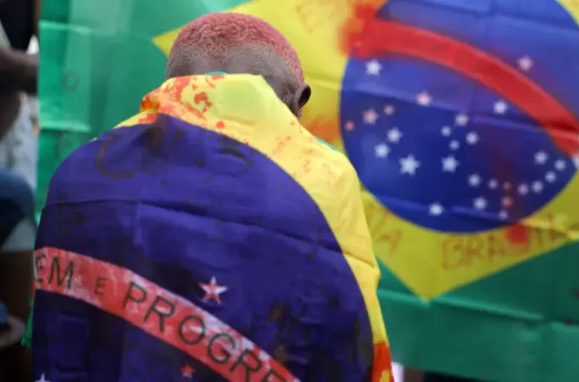 Policia divulga lista parcial de mortos; apoio à operação é majoritário no Brasil, no Rio e em favelas cariocas, diz pesquisa