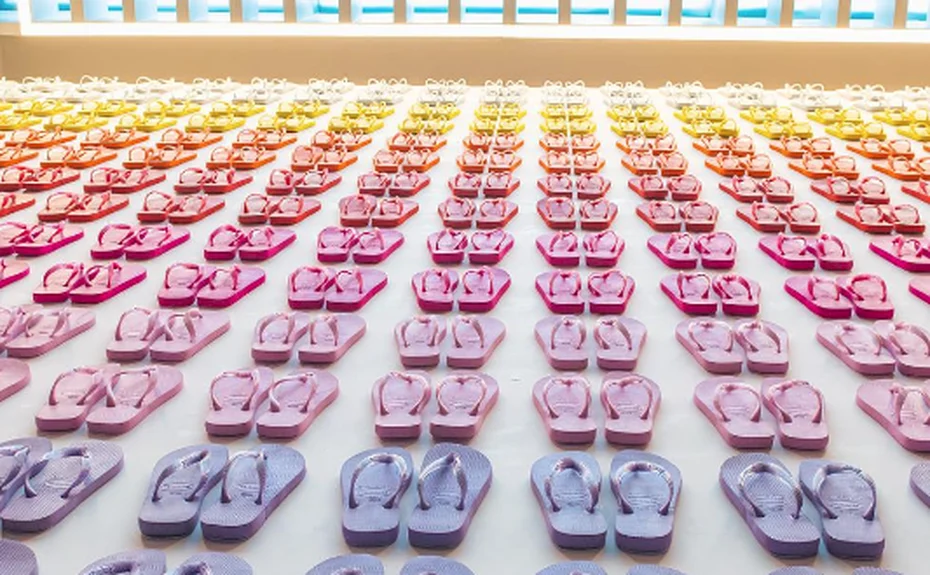 Ações da Alpargatas caem na bolsa em meio à polêmica política