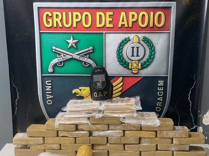 PM prende homem com 33 tabletes de pasta base de cocaína em Várzea Grande