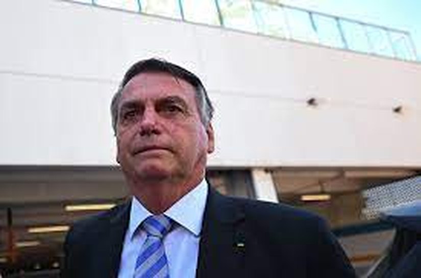 Agenda de embaixador de Israel com Bolsonaro repercute mal, mas governo não deve reagir