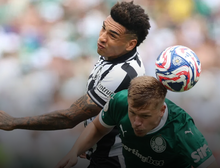 Paulinho brilha na prorrogação e Palmeiras avança às quartas do Mundial