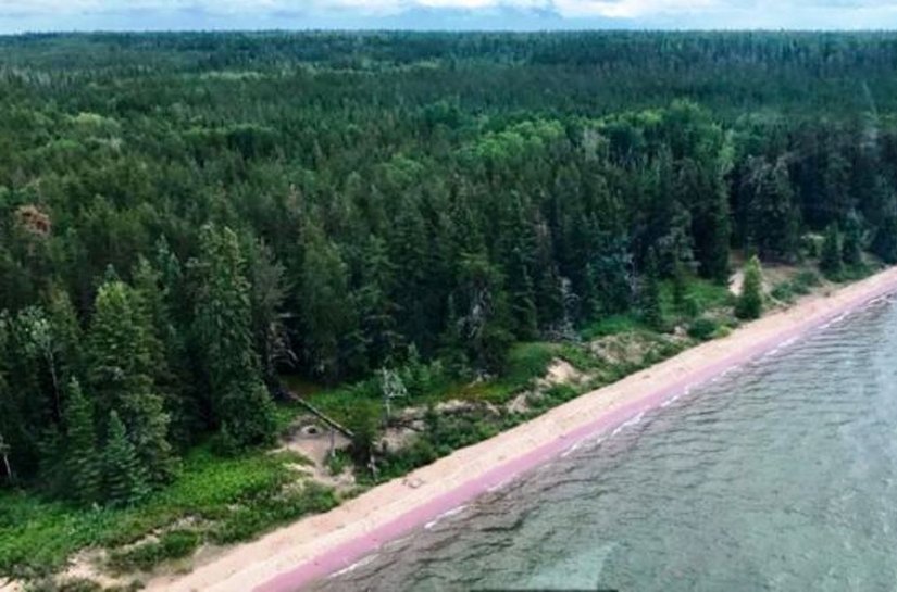 A pouco conhecida praia de areia roxa do Canadá