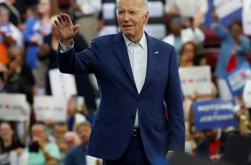 Aumentam apelos democratas para Biden encerrar campanha, mas ele promete seguir