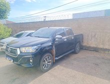 PM e PRF apreendem caminhonete com placas adulteradas e prendem homem em Rondonópolis