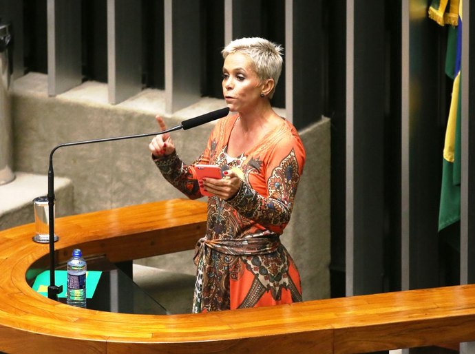 Justiça nega pedido da defesa e mantém prisão de Cristiane Brasil