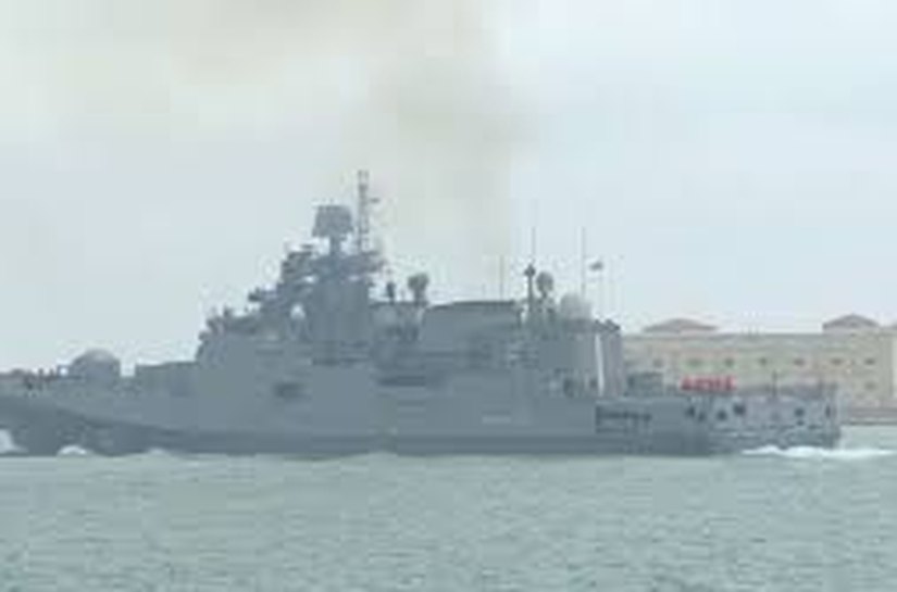 Rússia dispara tiros de alerta contra navio cargueiro no Mar Negro