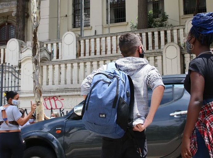 Redes públicas de ensino definem calendário e modelo de aulas em 2021