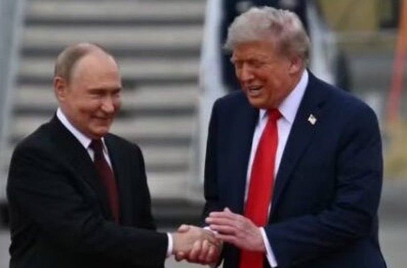Macron, Starmer e líderes europeus formam comitiva para apoiar Zelensky em reunião com Trump na segunda-feira