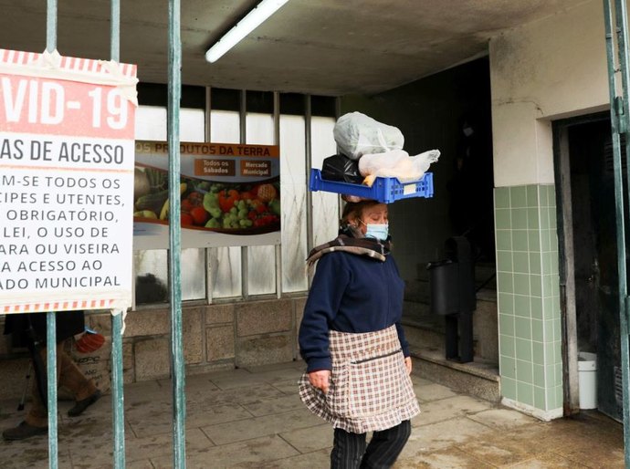 Covid-19 arrasa Portugal, que vive pesadelo após festas de fim de ano, com recorde de mortes e infecções