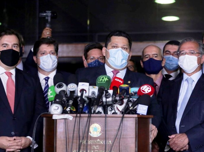 Governo propõe trocar PIS/Cofins por novo imposto de 12% sobre consumo