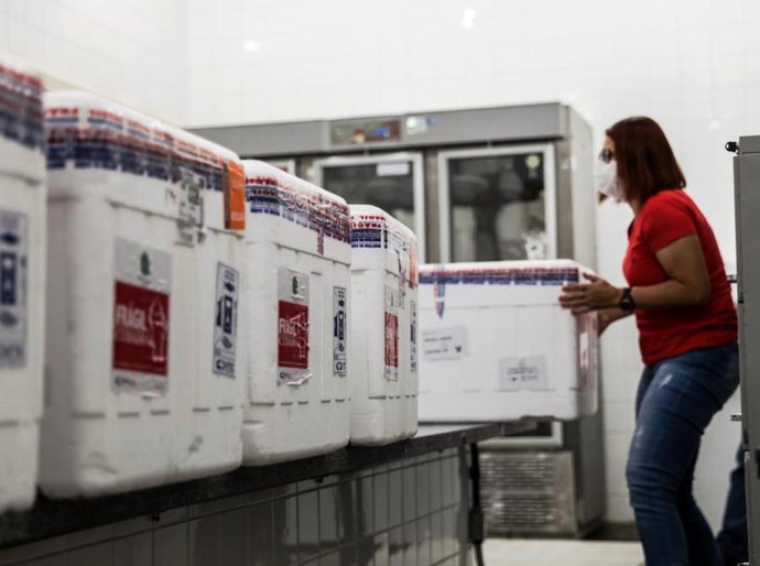 Mato Grosso recebe 54,9 mil doses de vacina nesta sexta-feira,26