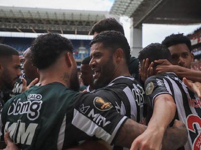 Na Arena Pantanal, em Cuiabá, Atlético-MG vence Flamengo nos pênaltis e conquista a Supercopa do Brasil