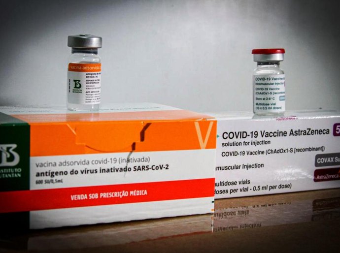 Distribuição de 76,2 mil doses das vacinas CoronaVac e AstraZeneca é definida em Mato Grosso