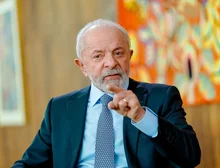 Vou brigar contra taxação; se não tiver jeito no papo, taxo lá, diz Lula
