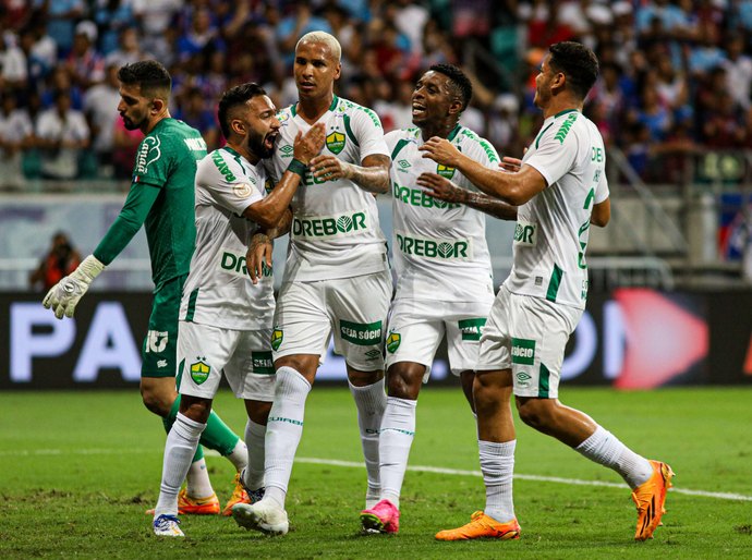 Cuiabá se sobressai ao Bahia com facilidade e encaminha sua permanência na Série A do Campeonato Brasileiro