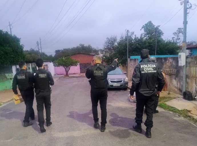 Polícia Civil cumpre mandados em investigação de ataques virtuais contra moradores, servidores e políticos de Mirassol D'Oeste