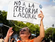 Enquanto Brasil discute fim da escala 6x1, Argentina vai na contramão do mundo com reforma que retira direitos e permite jornada de até 12 horas por dia