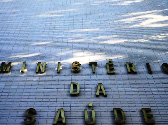 Saúde Covid-19: ministro concede entrevista sobre distribuição de vacinas