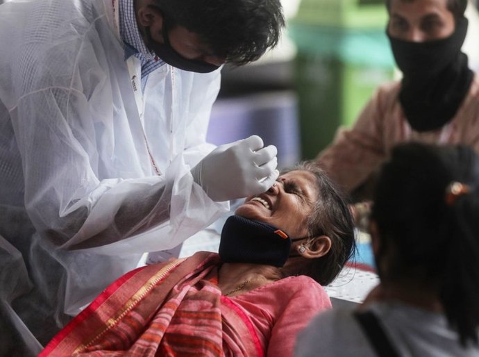 Índia detecta nova variante de coronavírus e tem maior número diário de casos desde novembro