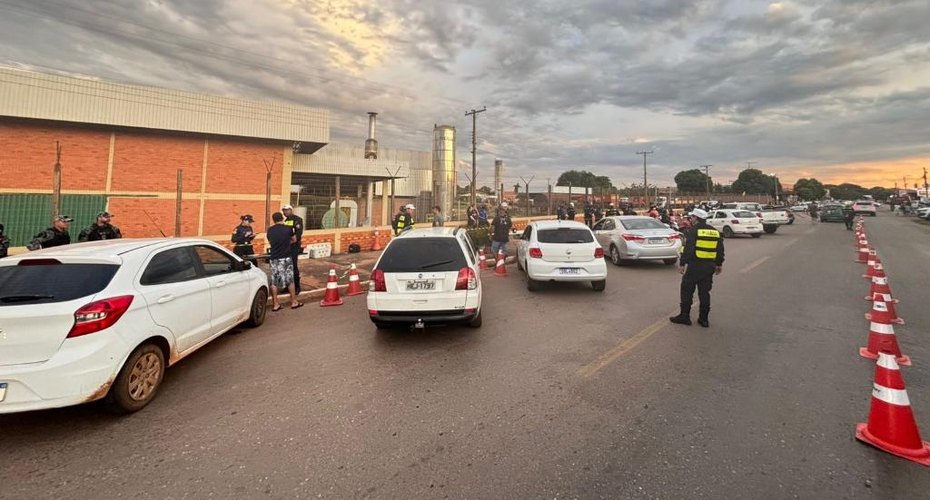 Operação Lei Seca prende seis motoristas por embriaguez ao volante, desobediência e porte ilegal de arma