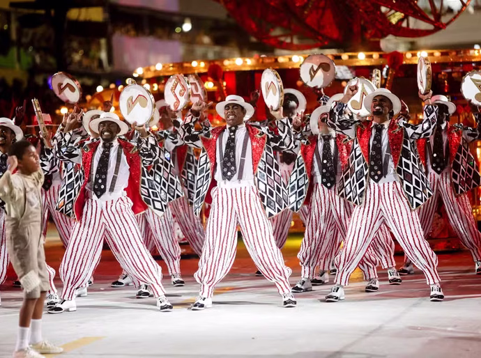 Beija-Flor e Viradouro são destaques no 2º dia do Grupo Especial do carnaval do Rio