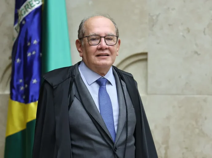 Auditor da Receita disse ter acessado dados de enteada de Gilmar por engano