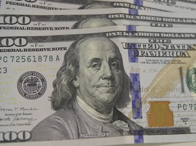 Dólar cai para R$ 5,43 e atinge menor valor desde setembro