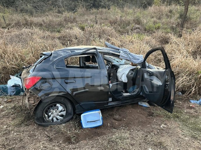 Capotamento brutal na BR-163 mata duas pessoas e deixa três em estado grave em Rondonópolis, MT
